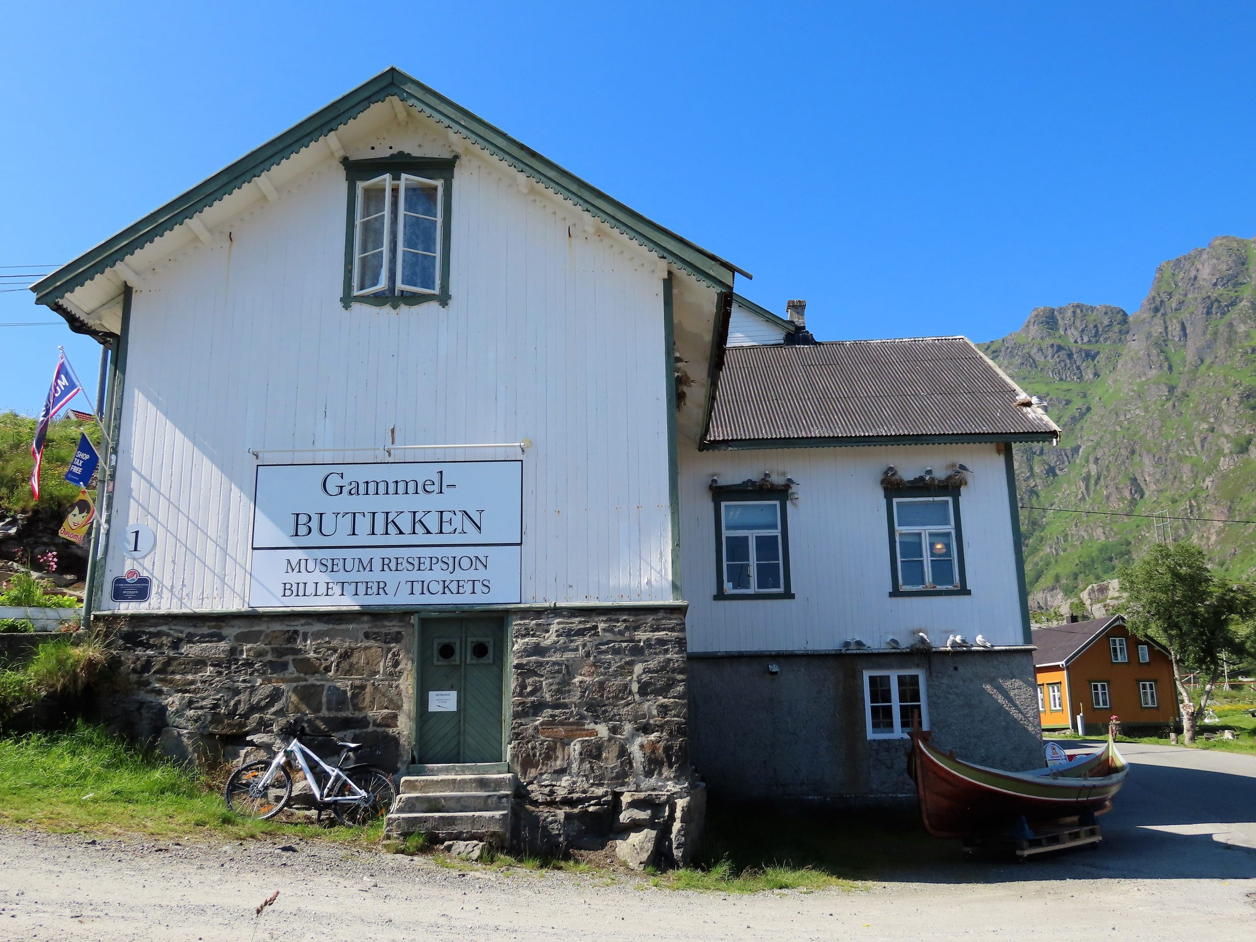 Gammelbutikken huser museum i Å